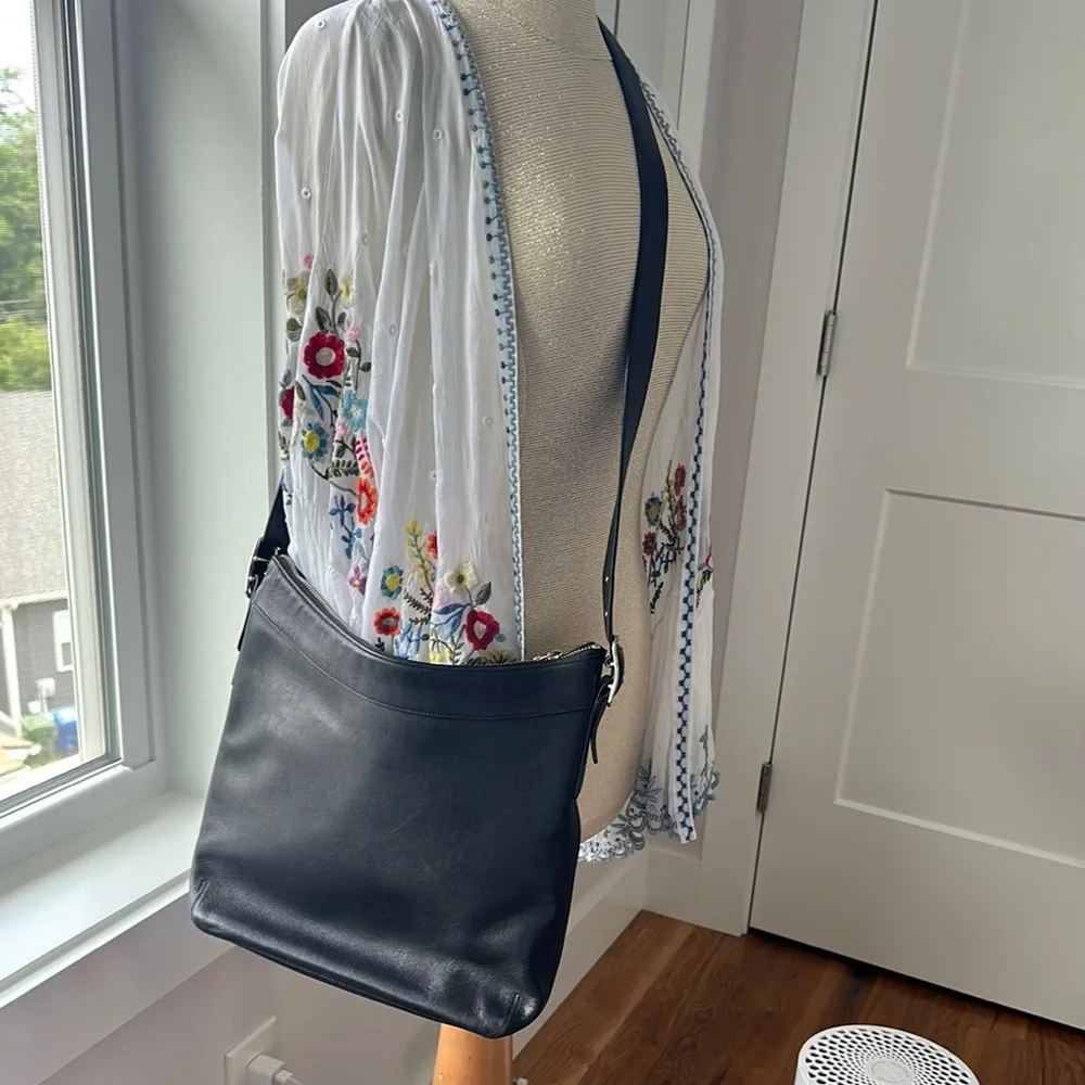 COACH Vintage Legacy Slim 9188 Duffle Crossbody - Picture 3 of 7